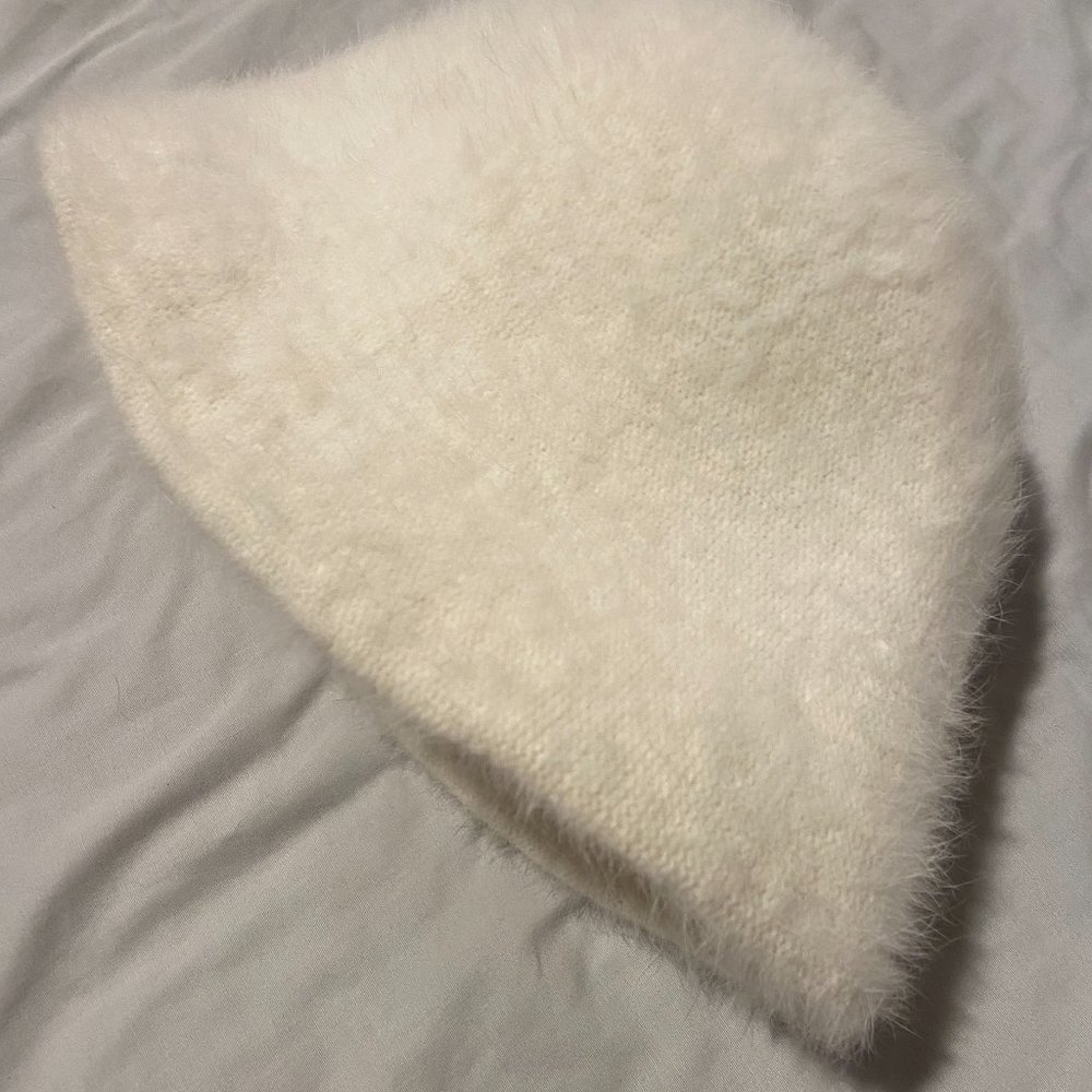 Reversible bucket hat